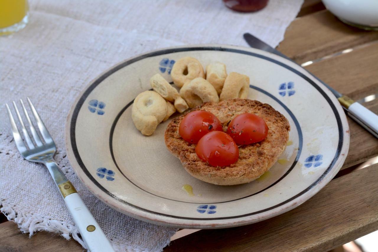 B&B La Rava E La Fava Ostuni Bagian luar foto